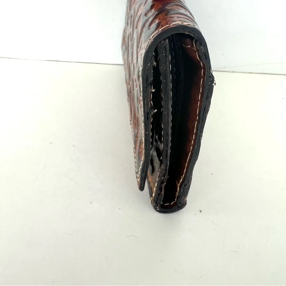 PATRICIA NASH Terresa Leaves Pattern Brown Tan Tooled Leather Wallet NWOT